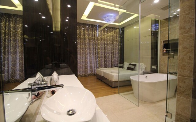 Dorsett Residences Bukit Bintang - Emy Room