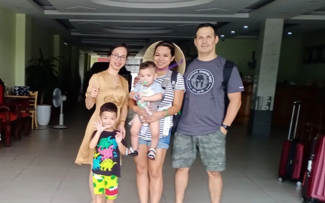 Golden Lotus Airport Hotel