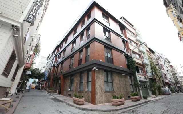 Taksim Corner Suite