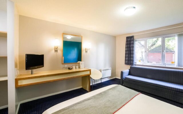 OYO Sunrise Hotel, A46 N Leicester