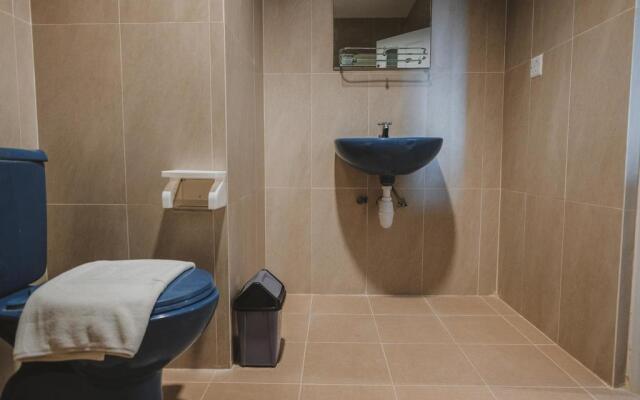RedDoorz Plus near Ferry Terminal Batam Center