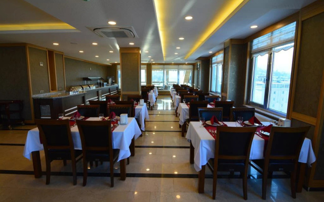 Tasar Royal Hotel
