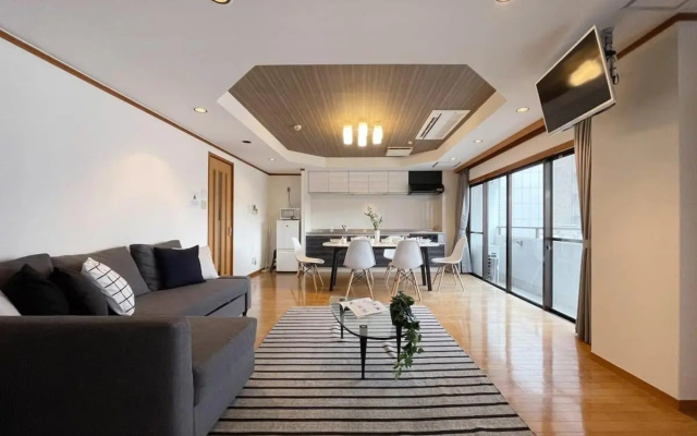 Beautiful, spacious apartment next to Peace Park – Hotel Rooms – Hiroshima