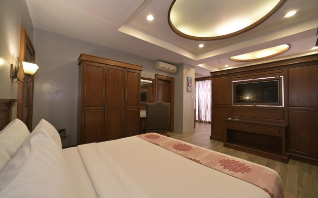Paragon Hotel and Suites