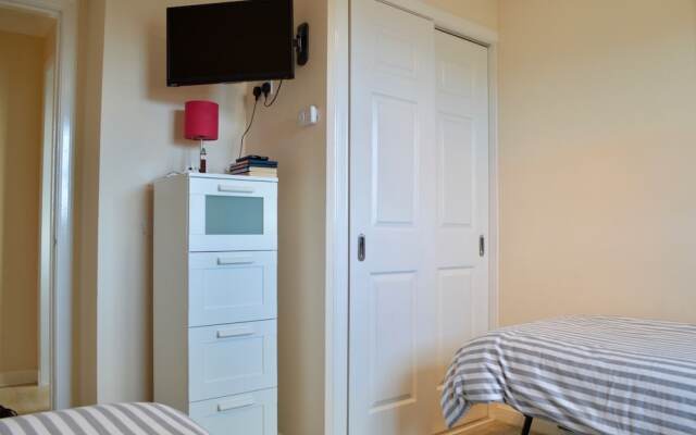 2 Bedroom Flat Near Murrayfield Stadium