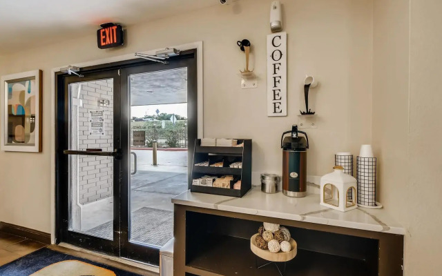 Orangewood Inn & Suites Midtown