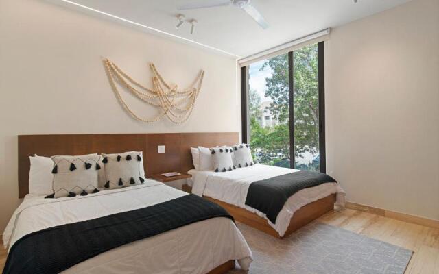 205 Perfect Location 3 bedrooms Apartment