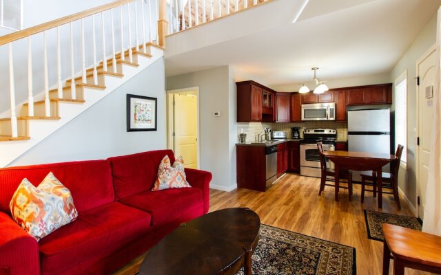 The Dahlonega Square Hotel & Villlas