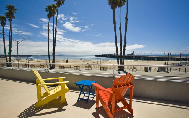Beach Street Inn and Suites