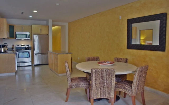 Unit 4A Ground Floor 2 Bdrm.2 Bath Luxury Condo Centrally Located in Cabo