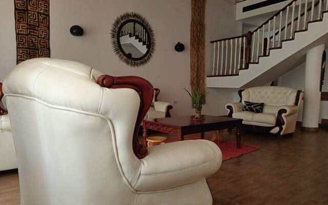 Stay.Plus karen Party House