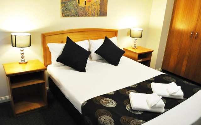 Meadowbrook Hotel