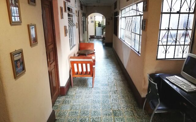 Hotel Estacion Gerona Bed & Breakfast