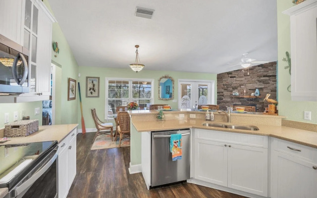 15736 Lakeland Circle