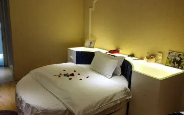 Aiqinghai Hotel