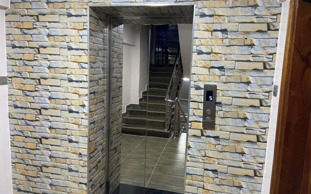 Midtown B61 Apartment