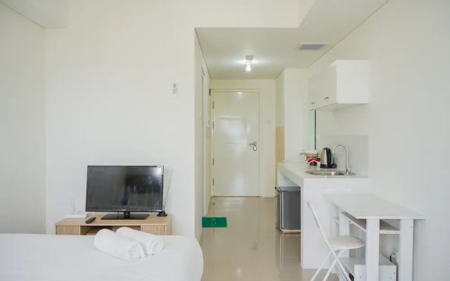 Comfy and Cozy Studio Silk Town Apartment