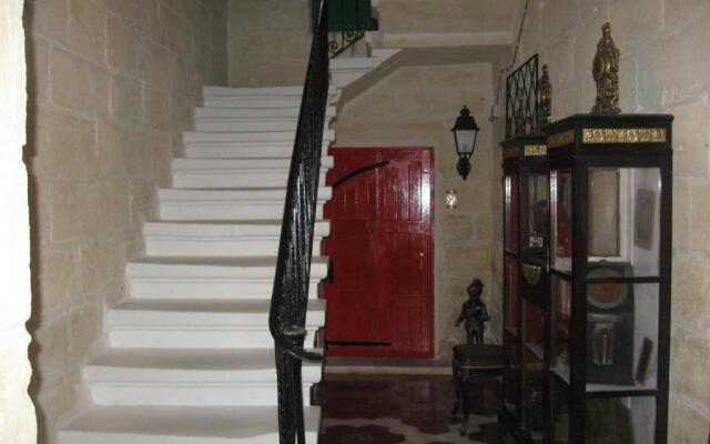 The 1930's Maltese Residence