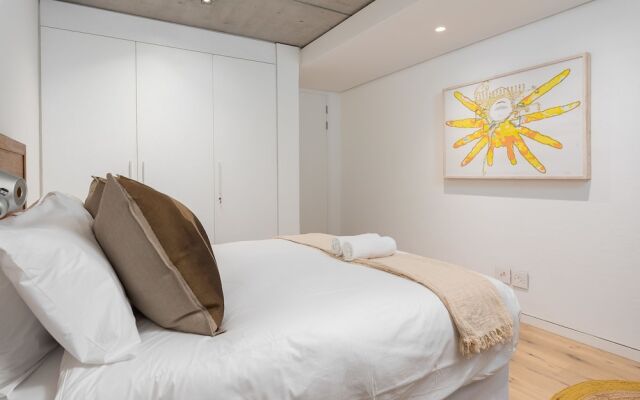 Upper Albert Road 43 Upstairs - Adults Only