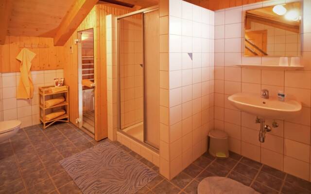 Wooden Chalet in Fusch an der Großglocknerstraße With Sauna