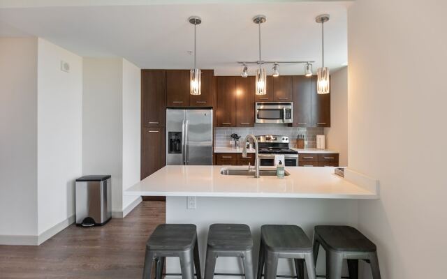 The Luxe Suites at University City