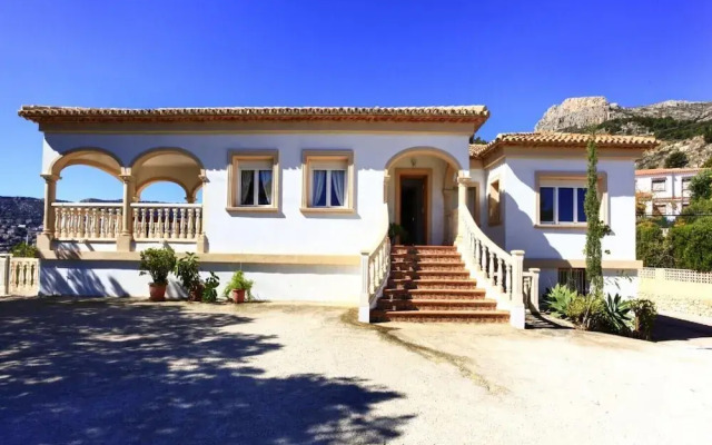 Casa con piscina privada - ESTACION1901