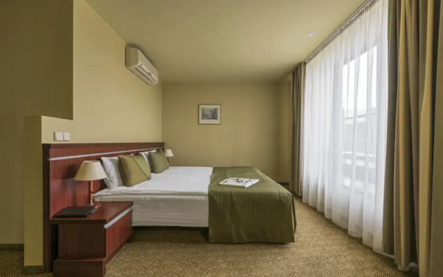 Congress Hotel