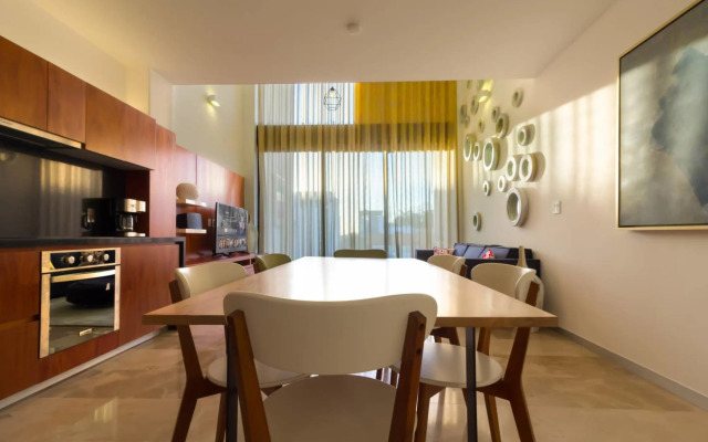 3BR Modern Penthouse Own Rooftop Pool Min to Beach