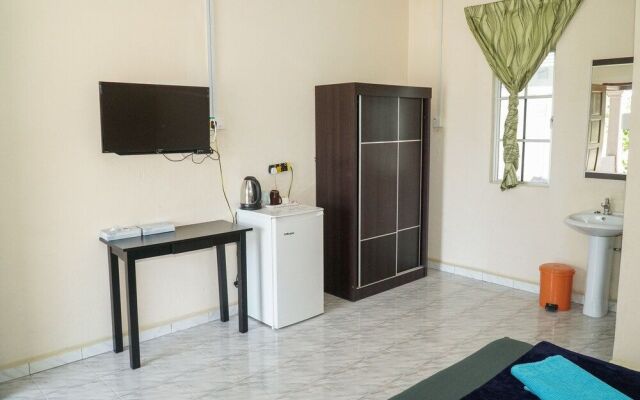 Indiana Cafe and Beds