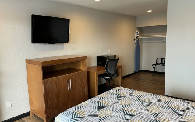 Motel 6 Ridgecrest, CA - China Lake