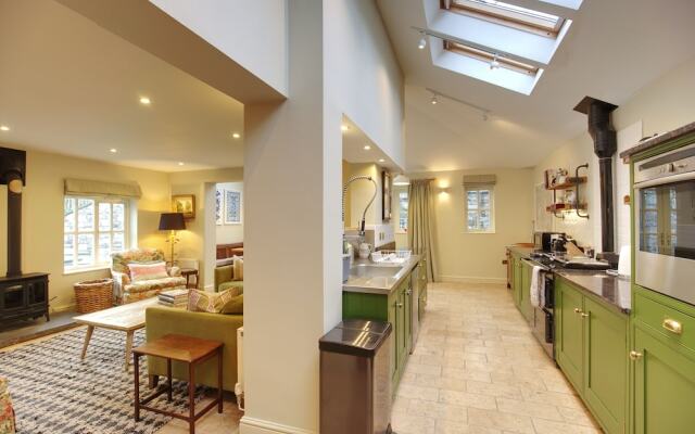 Stunning 3-bed House in a Private Hidden Valley