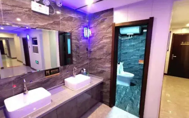 Huolin Gol Yitong Business Hotel
