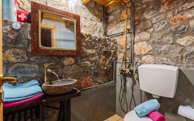 Escape in the Forest, Cosy Chalet with Home Cinema