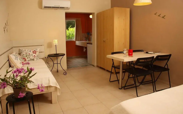 Shaar Hagolan Kibbutz Country Lodging