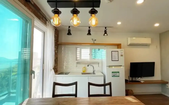 Suncheon Suncheon Pension 702 (1 minute walk from Suncheon Bay Wetland)