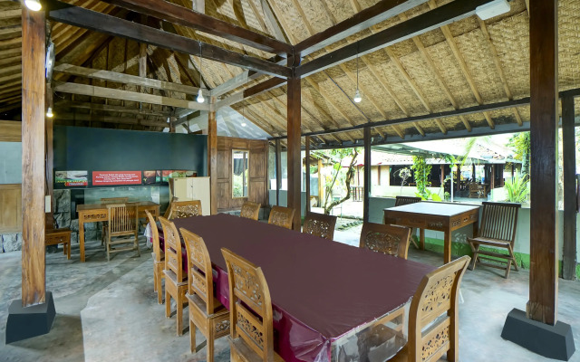 Omah Mbah Lurah Syariah by OYO Rooms