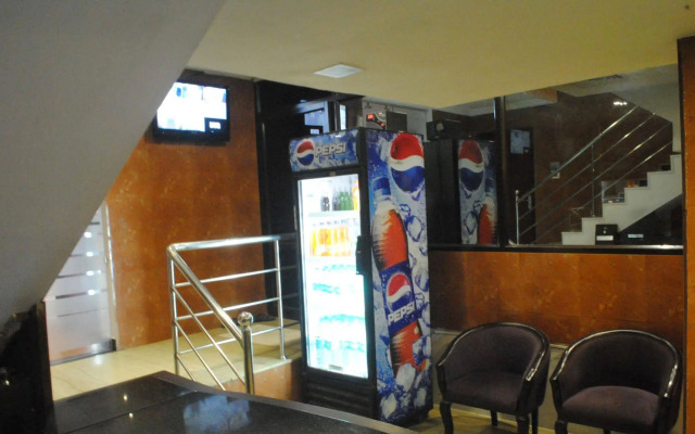 Deluxe Hotel