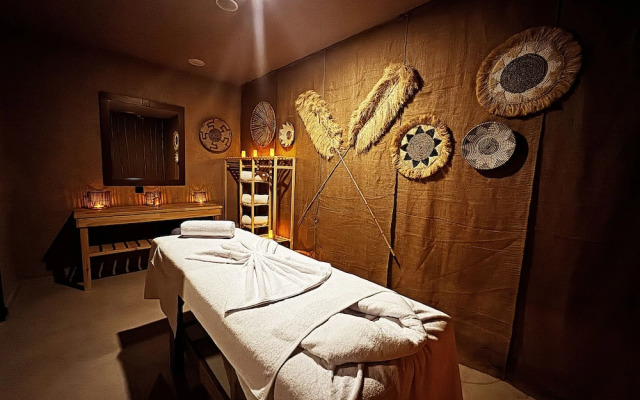 Wolf Of The City Hotel & Spa