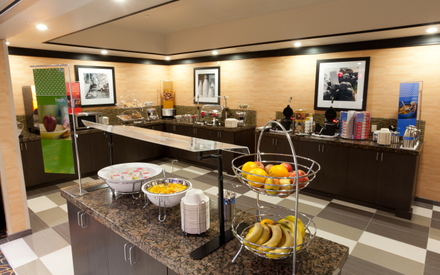 Hampton Inn & Suites Tulsa/Central