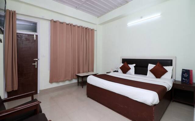 OYO 13908 Hotel India