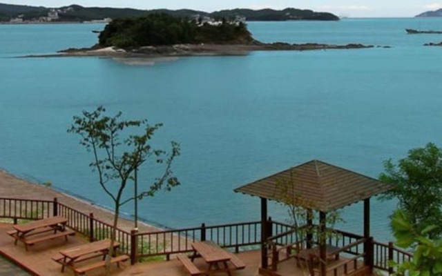 Yeongheungdowith Haejigae Pension