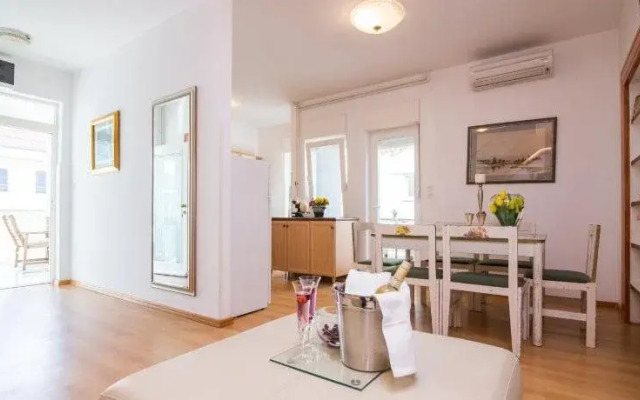 Apartments Lili Flora