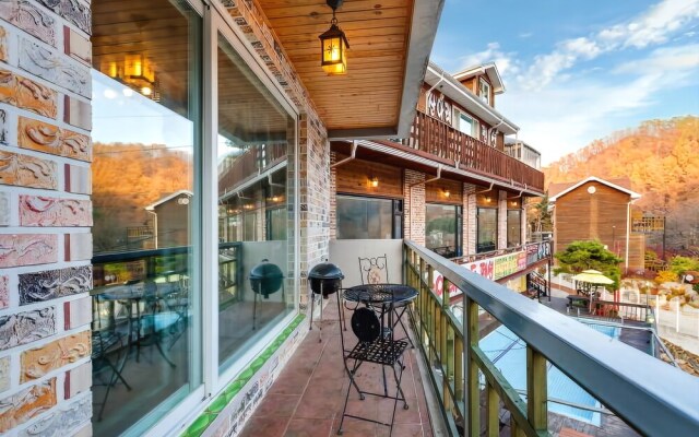 Gapyeong Under Mountain Pension