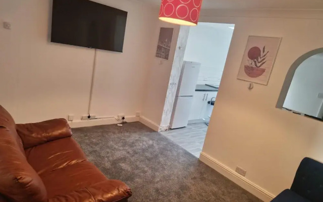 Britton Street Retreat - 4 Bedroom House