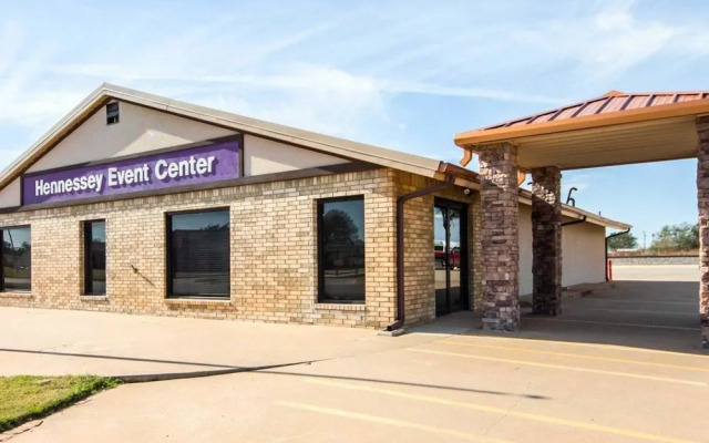 Sleep Inn & Suites Hennessey North