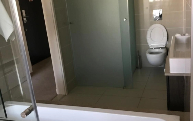 Sandton Skye Unit 702