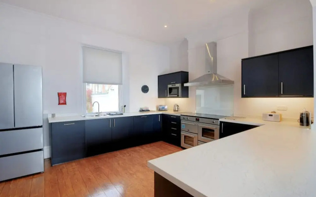 7 Seafield Road