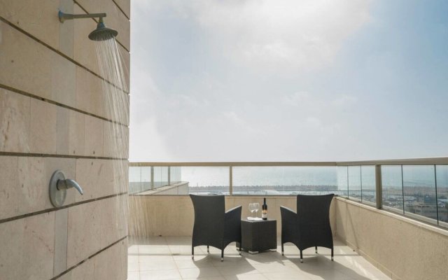 Luxury Marina Penthouse