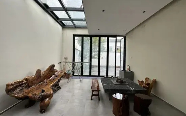 Day-Lily Inn (Tengchong Mayugu Hot Spring Town Store)
