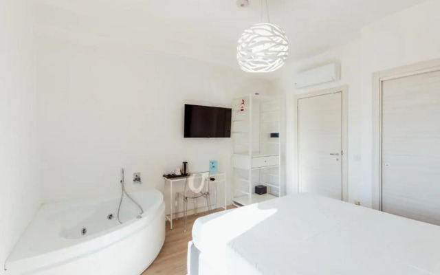 Suite Riviera 84